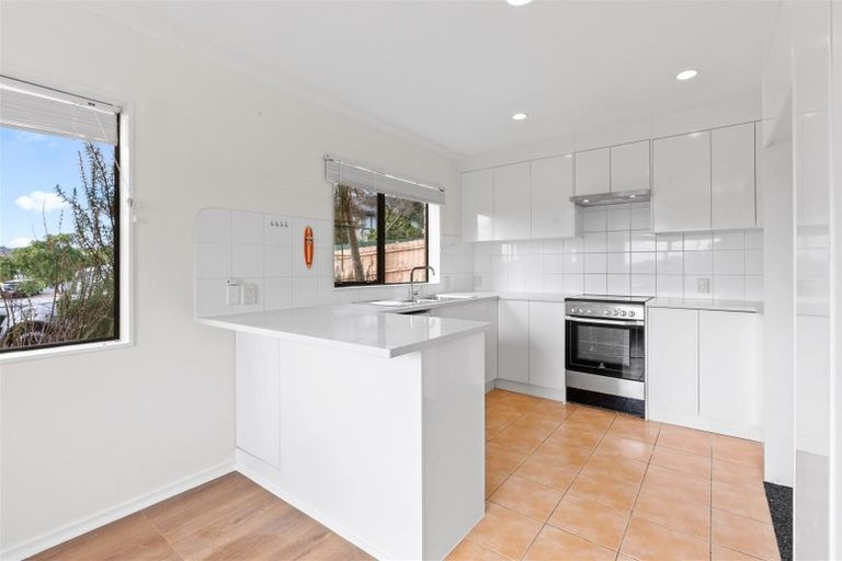 Photo of property in 27 Mt Lebanon Crescent, The Gardens, Auckland, 2105