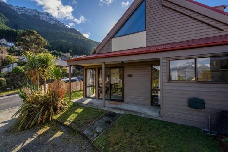 Photo of property in 25d Williams Street, Sunshine Bay, Queenstown, 9300