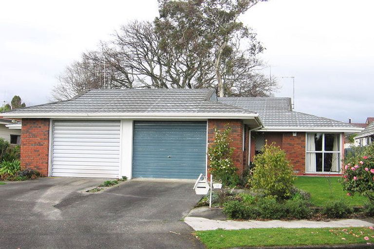 Photo of property in 11 Seaton Court, Hokowhitu, Palmerston North, 4410
