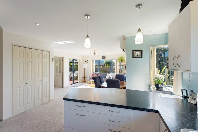 Photo of property in 4 Te Ropata Place, Waikanae Beach, Waikanae, 5036