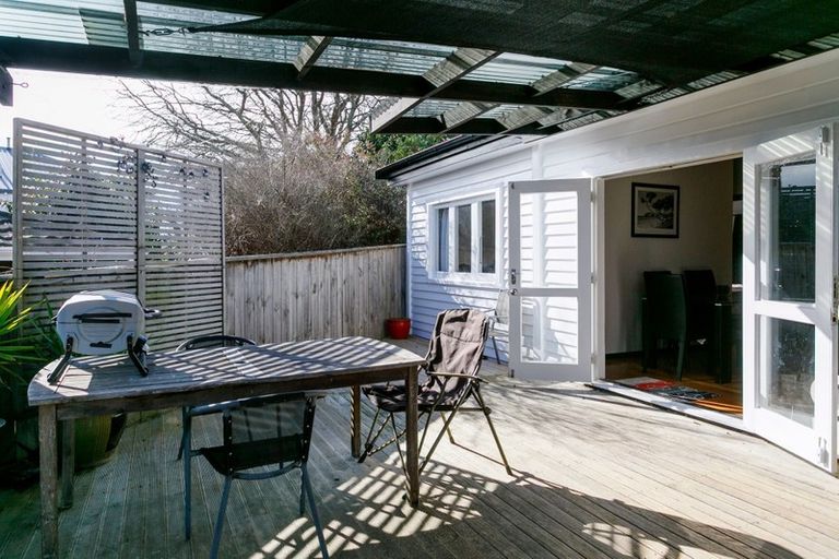 Photo of property in 14 Pipi Street, Two Mile Bay, Taupo, 3330