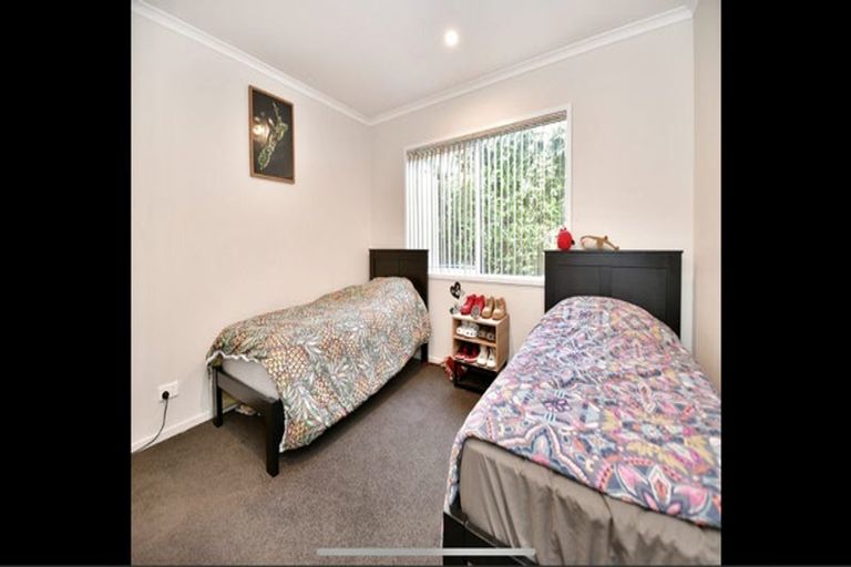 Photo of property in 780 East Coast Road, Oteha, Auckland, 0630