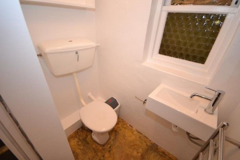 Photo of property in 35 Connaught Terrace, Brooklyn, Wellington, 6021