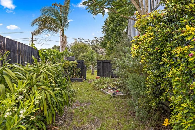 Photo of property in 53a Springs Road, Parakai, 0830