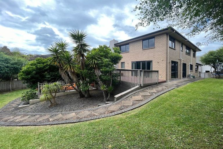 Photo of property in 32 Kilkelly Avenue, Pinehill, Auckland, 0632