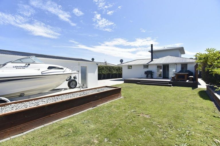 Photo of property in 9 Heathglen Avenue, Parklands, Christchurch, 8083