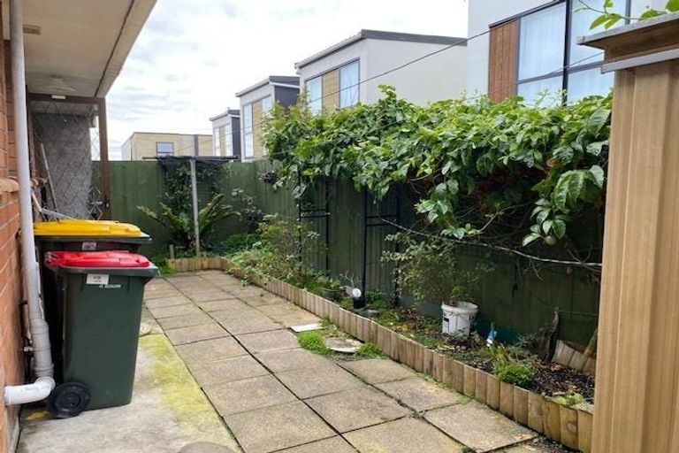 Photo of property in 2/8 Fraser Road, Papatoetoe, Auckland, 2025