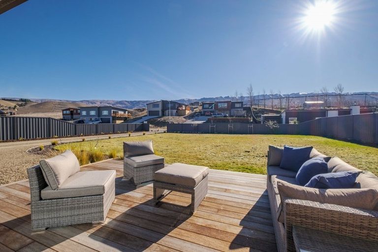 Photo of property in 78 Stratford Drive, Mount Pisa, Cromwell, 9383