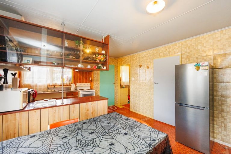 Photo of property in 34 Rhodes Drive, Kelvin Grove, Palmerston North, 4414