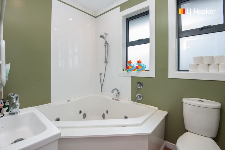 Photo of property in 35 Cockerell Street, Brockville, Dunedin, 9011