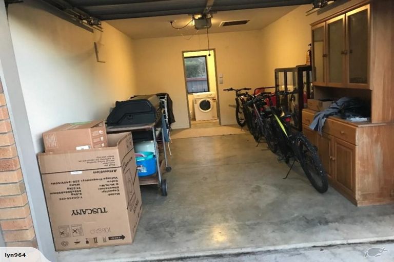 Photo of property in 17b Scotstoun Place, Glen Eden, Auckland, 0602