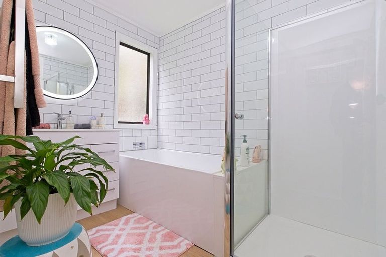 Photo of property in 63a Arundel Crescent, Westown, New Plymouth, 4310