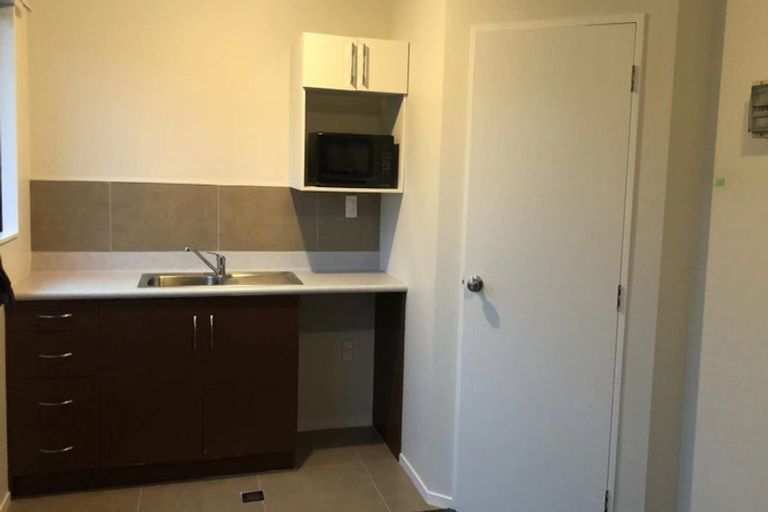 Photo of property in 2 Vine Street, Hillcrest, Hamilton, 3216