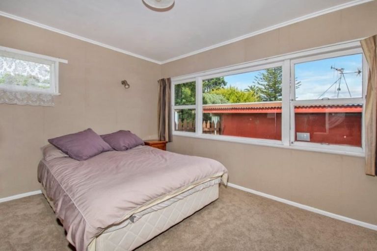 Photo of property in 1 Adams Place, Te Kamo, Whangarei, 0112