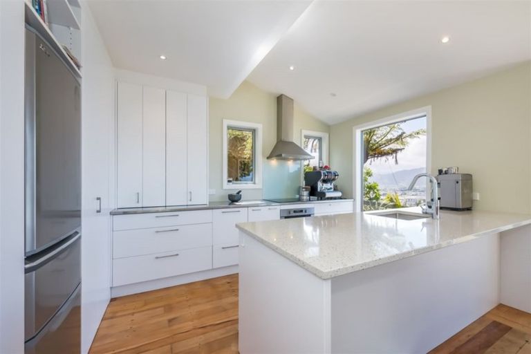 Photo of property in 19 London Road, Korokoro, Lower Hutt, 5012