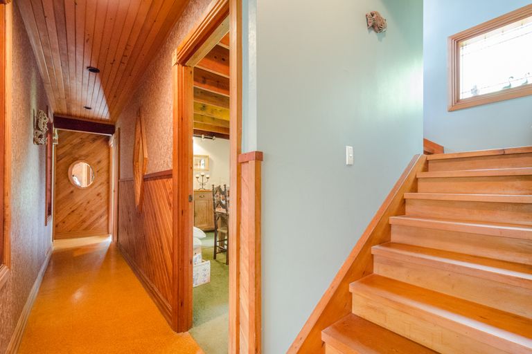 Photo of property in 289 Motutara Road, Muriwai, Waimauku, 0881