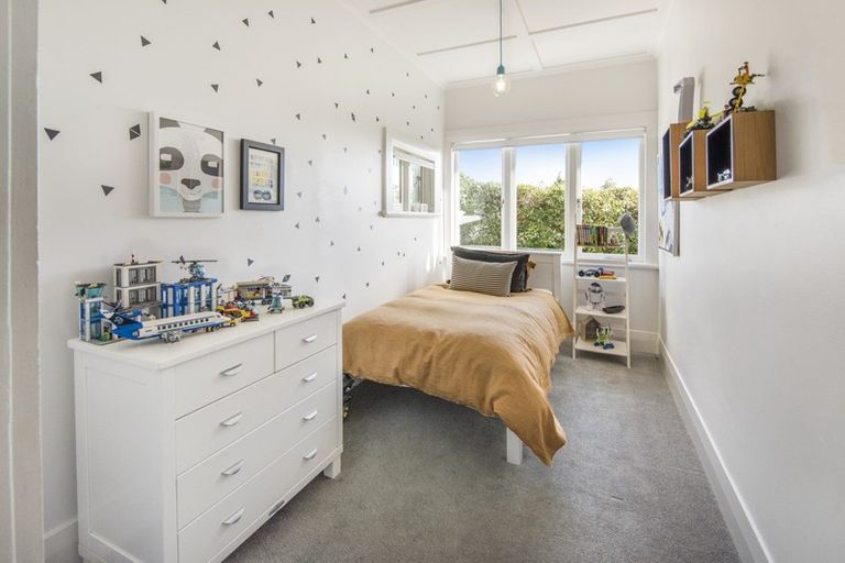 Photo of property in 242 Lake Road, Hauraki, Auckland, 0622