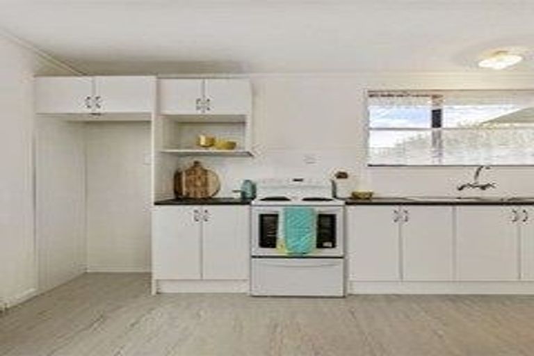 Photo of property in 2/61 Redcrest Avenue, Red Hill, Papakura, 2110