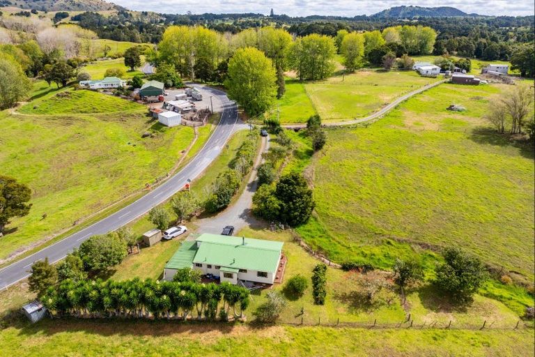 Photo of property in 299 Tauraroa Road, Maungakaramea, Whangarei, 0178