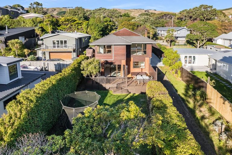 Photo of property in 8 Pukerua Beach Road, Pukerua Bay, 5026