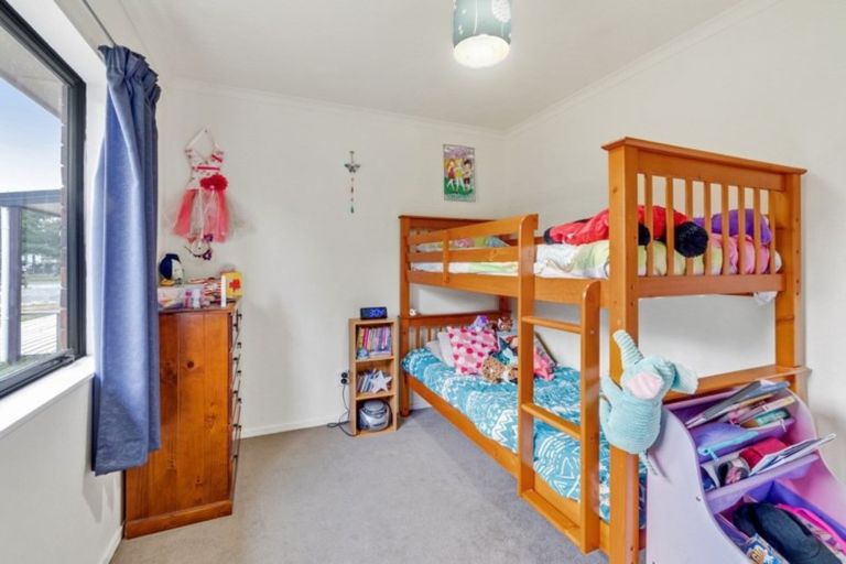 Photo of property in 5 Mangauika Road, Pirongia, Te Awamutu, 3876