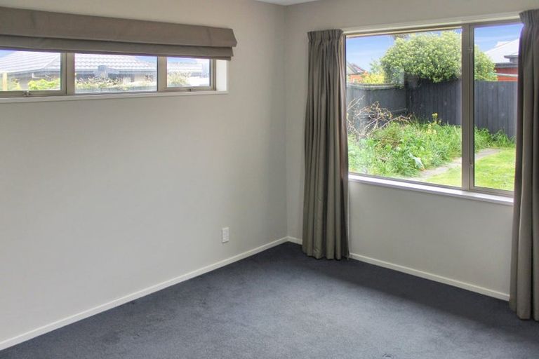 Photo of property in 8 Okuku Place, Hei Hei, Christchurch, 8042