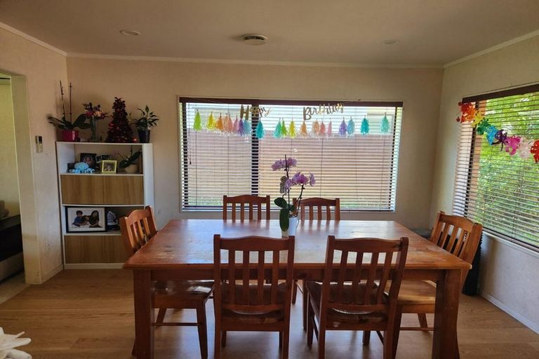 Photo of property in 27 Britannia Place, Half Moon Bay, Auckland, 2012