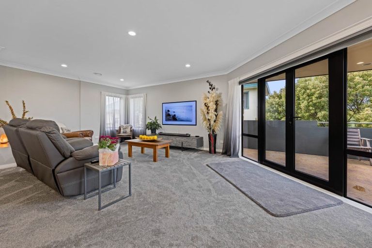 Photo of property in 34 Kinder Street, Acacia Bay, Taupo, 3330