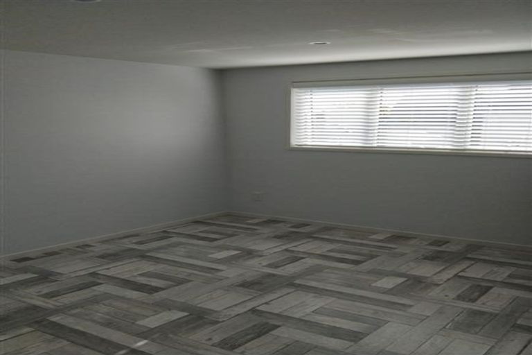 Photo of property in 54e Birkdale Road, Birkdale, Auckland, 0626