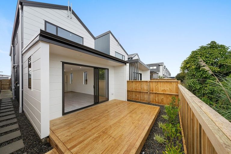 Photo of property in 35 John Gray Street, Papakura, 2110