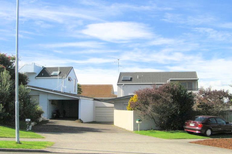 Photo of property in 2/16 Tay Street, Mount Maunganui, 3116