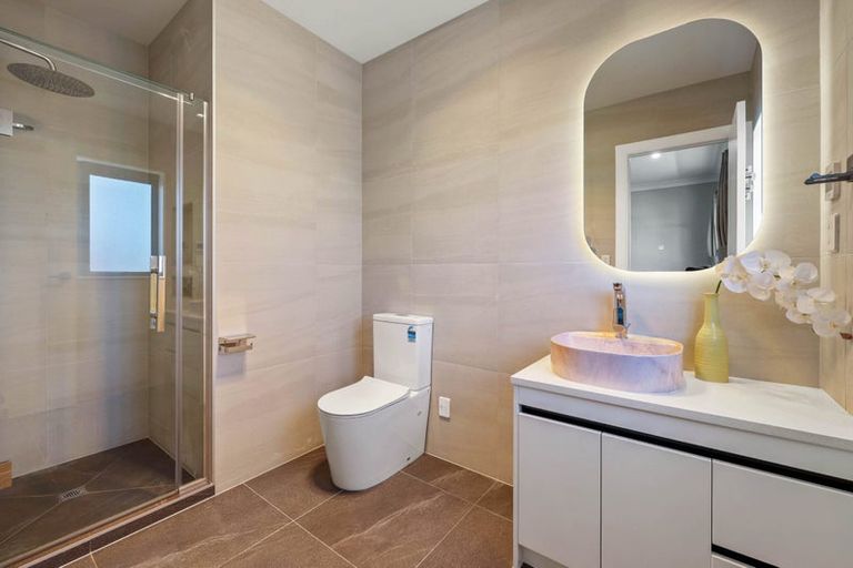 Photo of property in 41 Compass Way, Half Moon Bay, Auckland, 2012