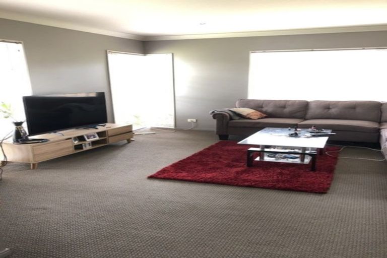 Photo of property in 7 Allerton Place, Wattle Downs, Auckland, 2103