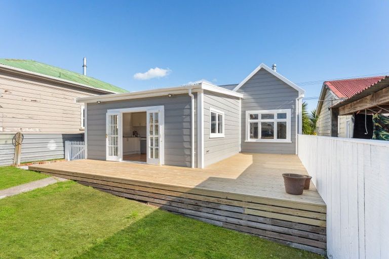 Photo of property in 122 Harrison Street, Whanganui, 4500