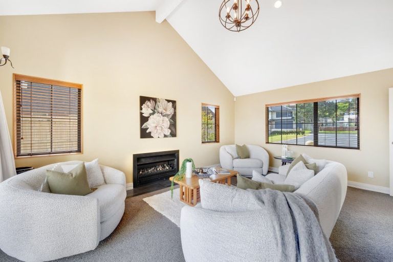 Photo of property in 49 Westerham Drive, Dannemora, Auckland, 2016