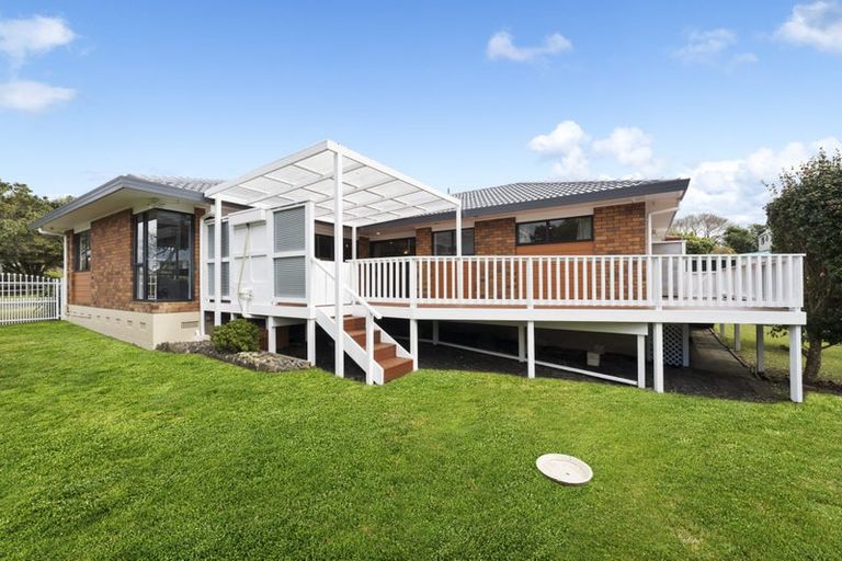 Photo of property in 14 Rhinevale Close, Henderson, Auckland, 0612