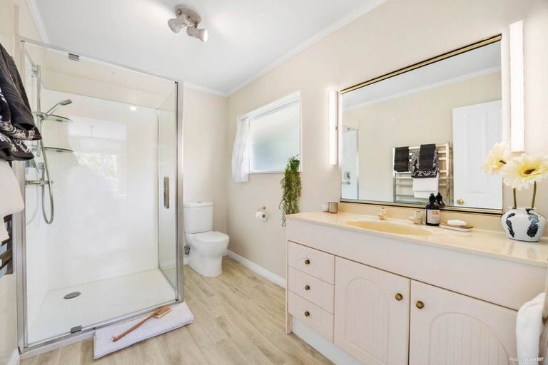 Photo of property in 9 Javelin Place, West Harbour, Auckland, 0618