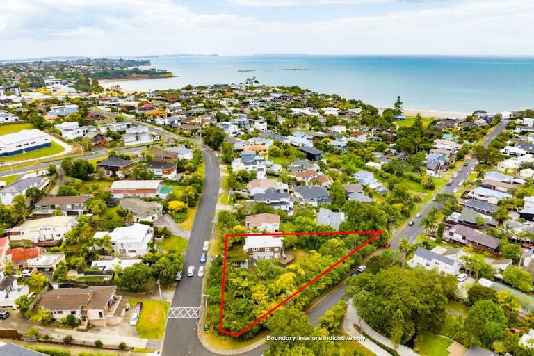 Photo of property in 12 Korotaha Terrace, Rothesay Bay, Auckland, 0630