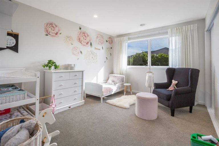 Photo of property in 14 Ken Douglas Drive, Aotea, Porirua, 5024