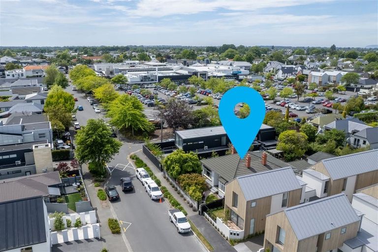 Photo of property in 114 Aikmans Road, Merivale, Christchurch, 8014