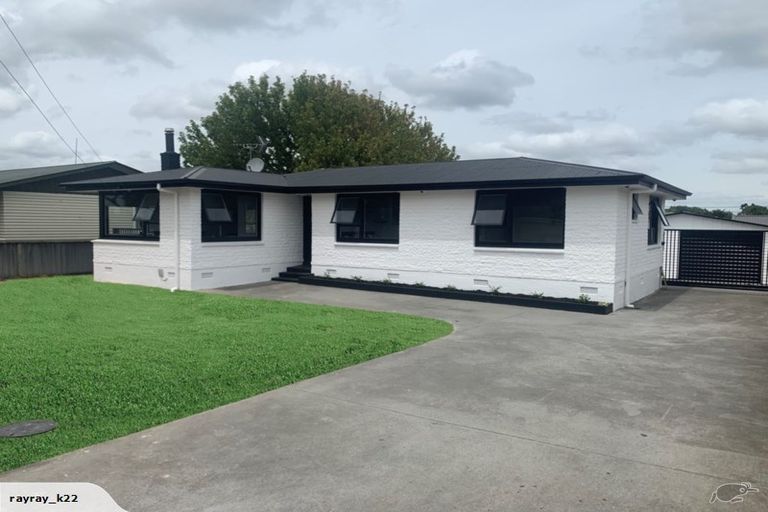 Photo of property in 215 Sandwich Road, St Andrews, Hamilton, 3200