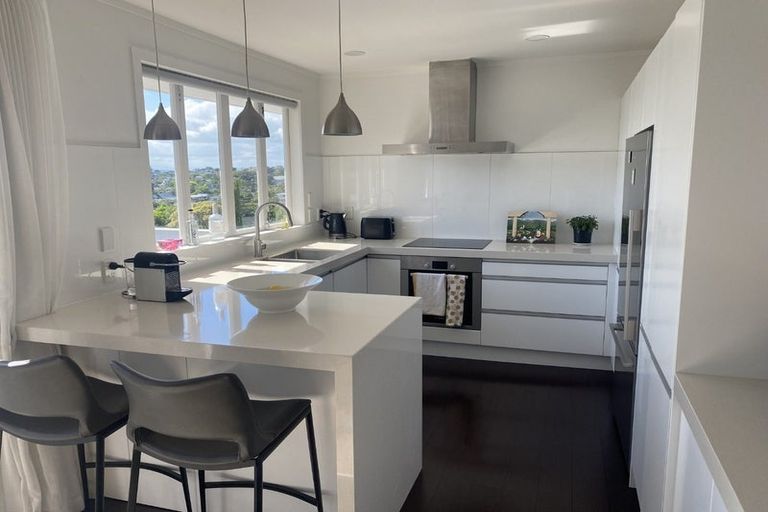 Photo of property in 1/30 Jellicoe Road, Murrays Bay, Auckland, 0630