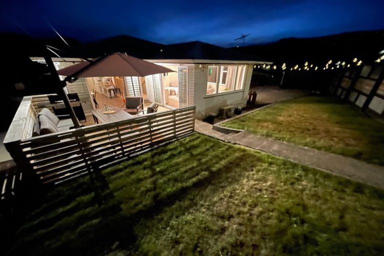 Photo of property in 70 Champion Street, Cannons Creek, Porirua, 5024