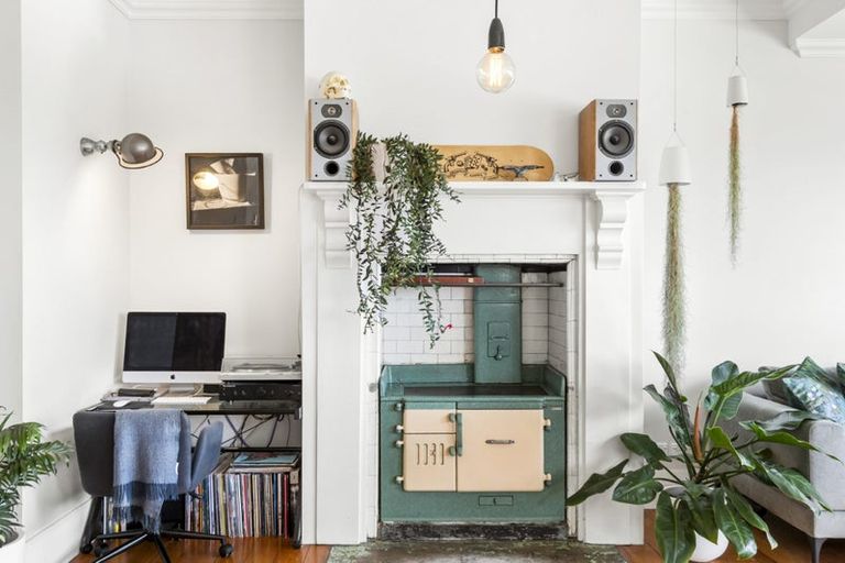 Photo of property in 17 Rangatira Road, Birkdale, Auckland, 0626