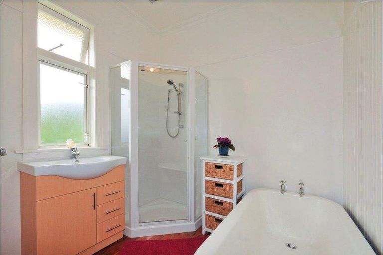 Photo of property in 53 Raroa Road, Kelburn, Wellington, 6012