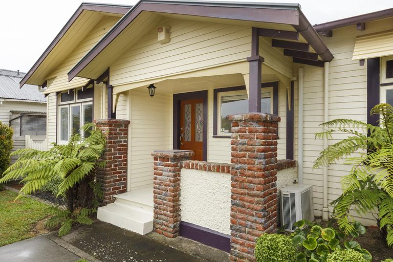 Photo of property in 17 Chelwood Street, Takaro, Palmerston North, 4412