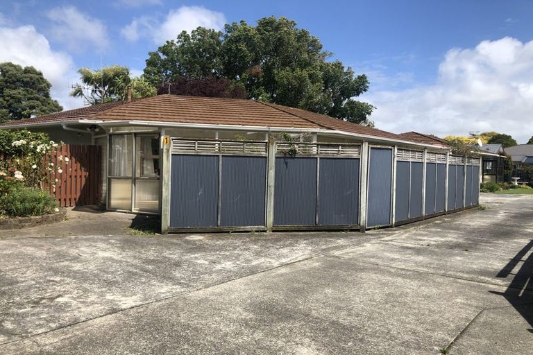 Photo of property in 1 Bambery Court, Palmerston North, 4414