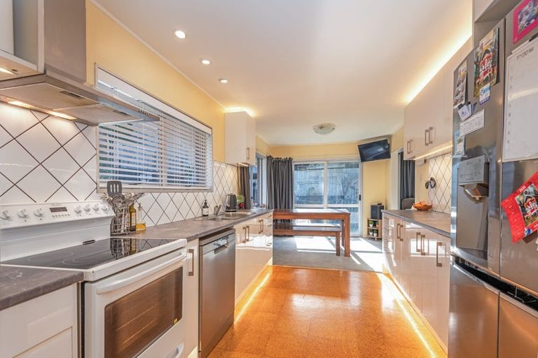 Photo of property in 16 Dalzien Place, Feilding, 4702