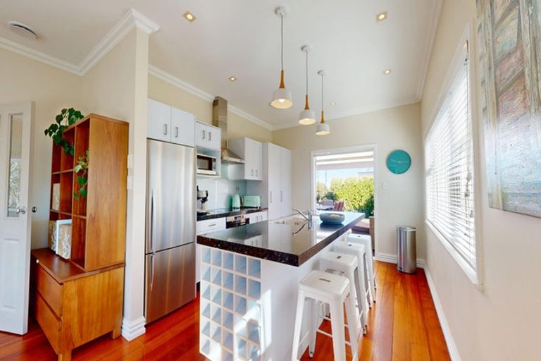 Photo of property in 205 Barnard Street, Wadestown, Wellington, 6012