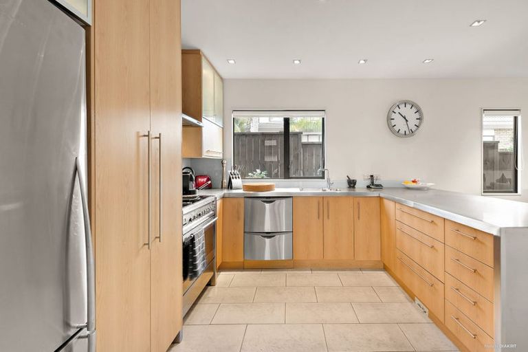 Photo of property in 48a Picasso Drive, West Harbour, Auckland, 0618